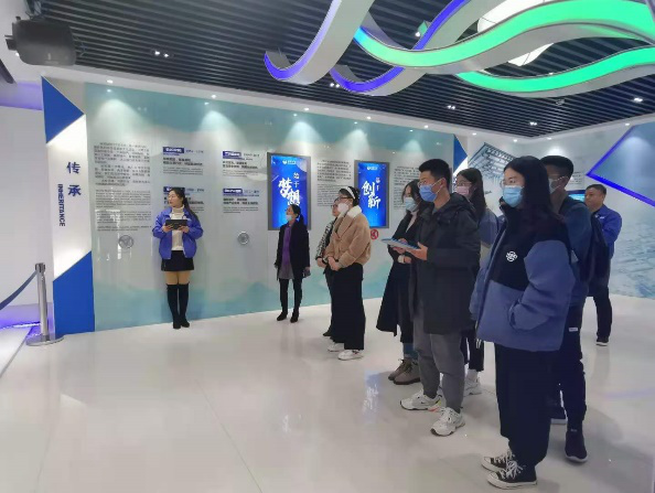 说明:https://www.sdtbu.edu.cn/__local/1/F6/56/B8A844143DA74258D40BCC46A9F_DD39AE21_52BE9.png